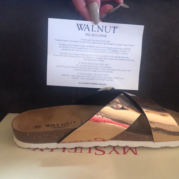 NWT - walnut Melbourne - gold scuff with buckle - Picture 7 of 7